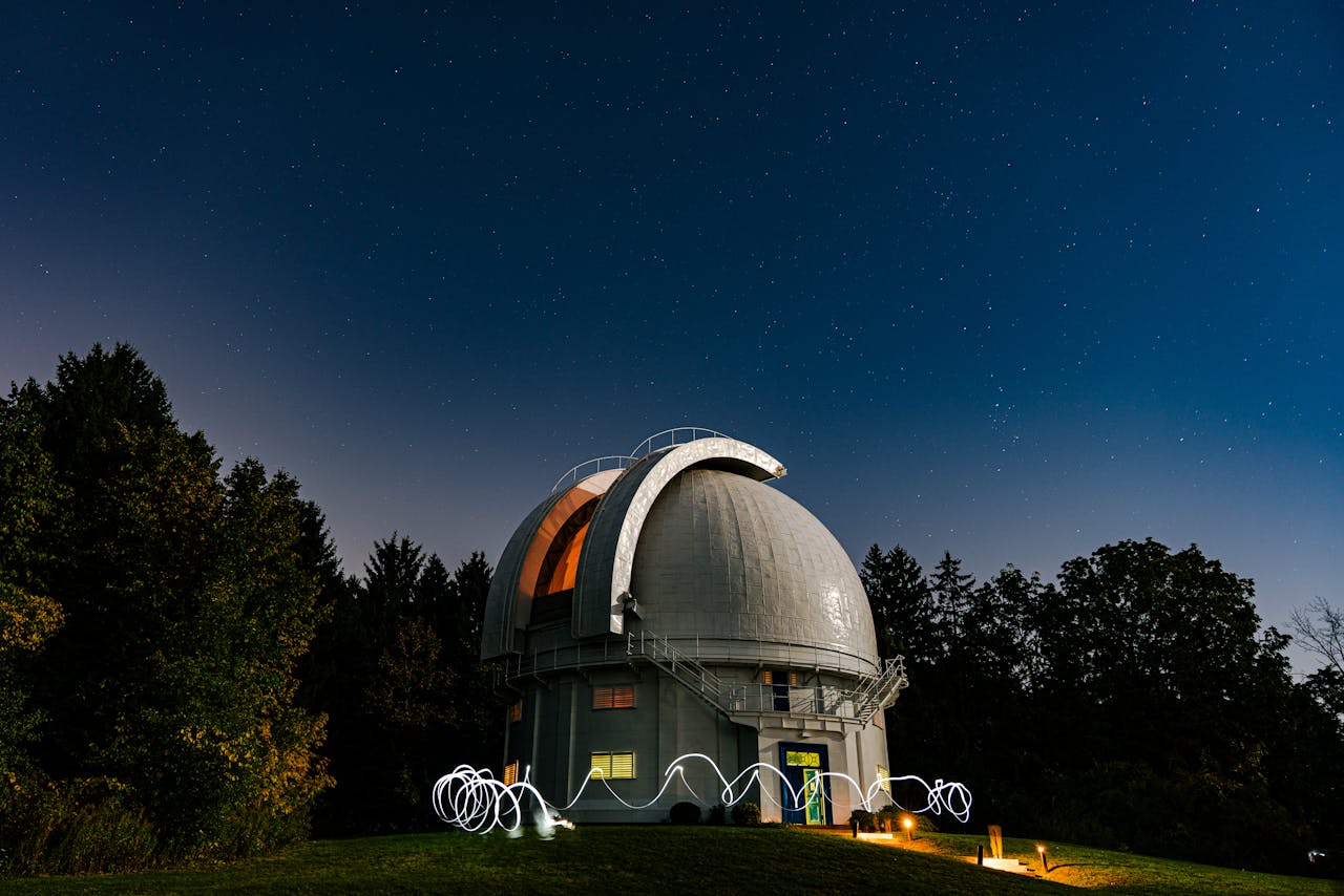Stjernekiggeri og astronomisk udstyr i Nykøbing Sj. hos Grønnely Rumklub